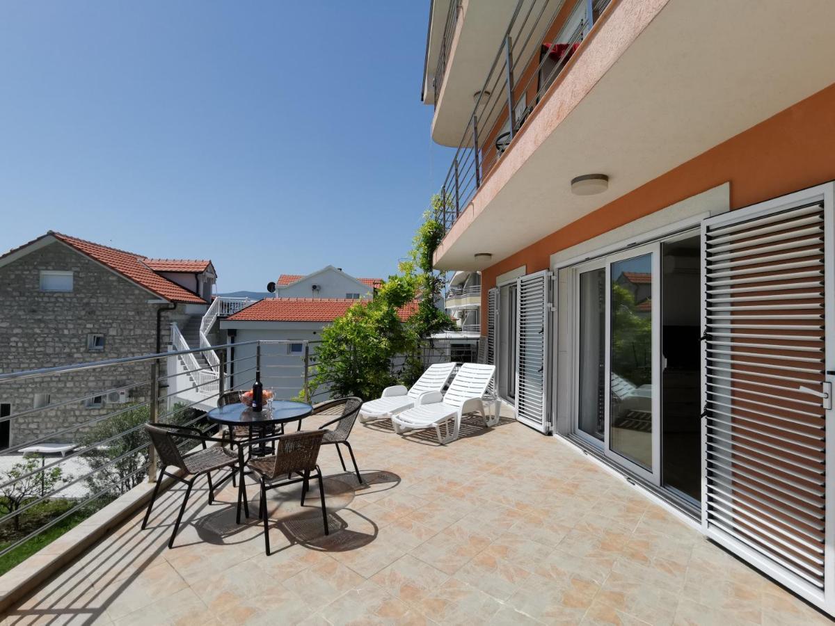 Apartments Apple Cat Montenegro Ko Бієла Екстер'єр фото