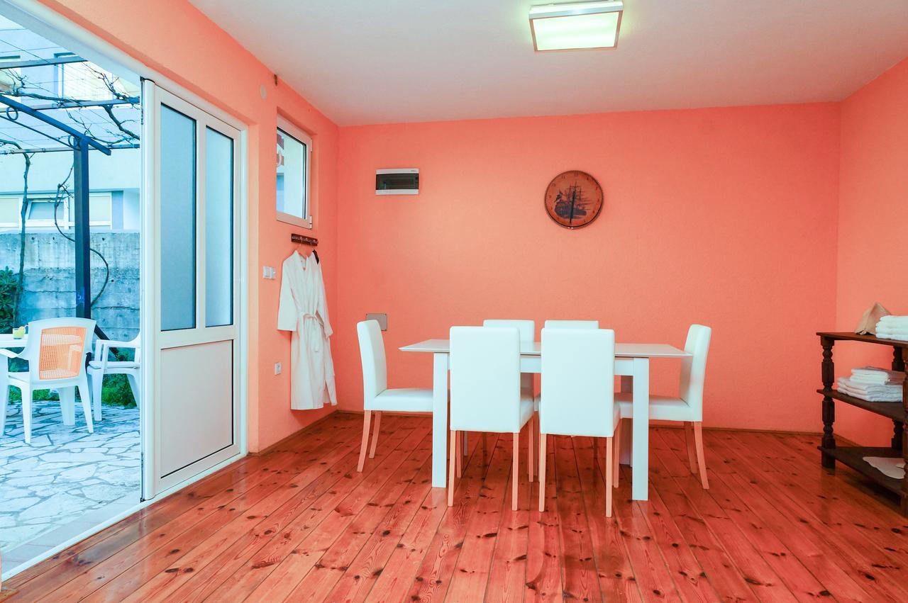 Apartments Apple Cat Montenegro Ko Бієла Екстер'єр фото