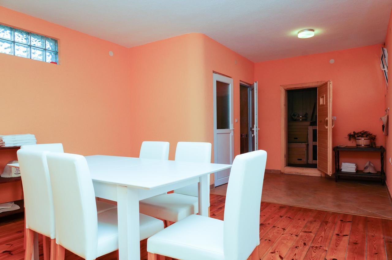 Apartments Apple Cat Montenegro Ko Бієла Екстер'єр фото