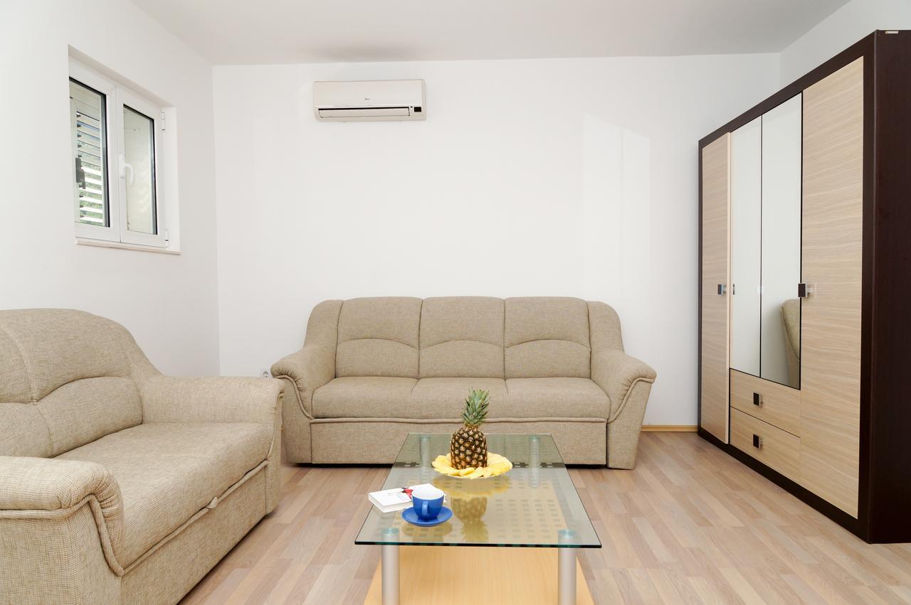 Apartments Apple Cat Montenegro Ko Бієла Екстер'єр фото