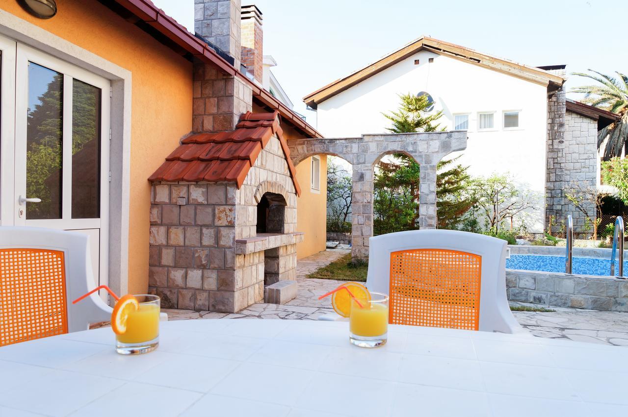 Apartments Apple Cat Montenegro Ko Бієла Екстер'єр фото