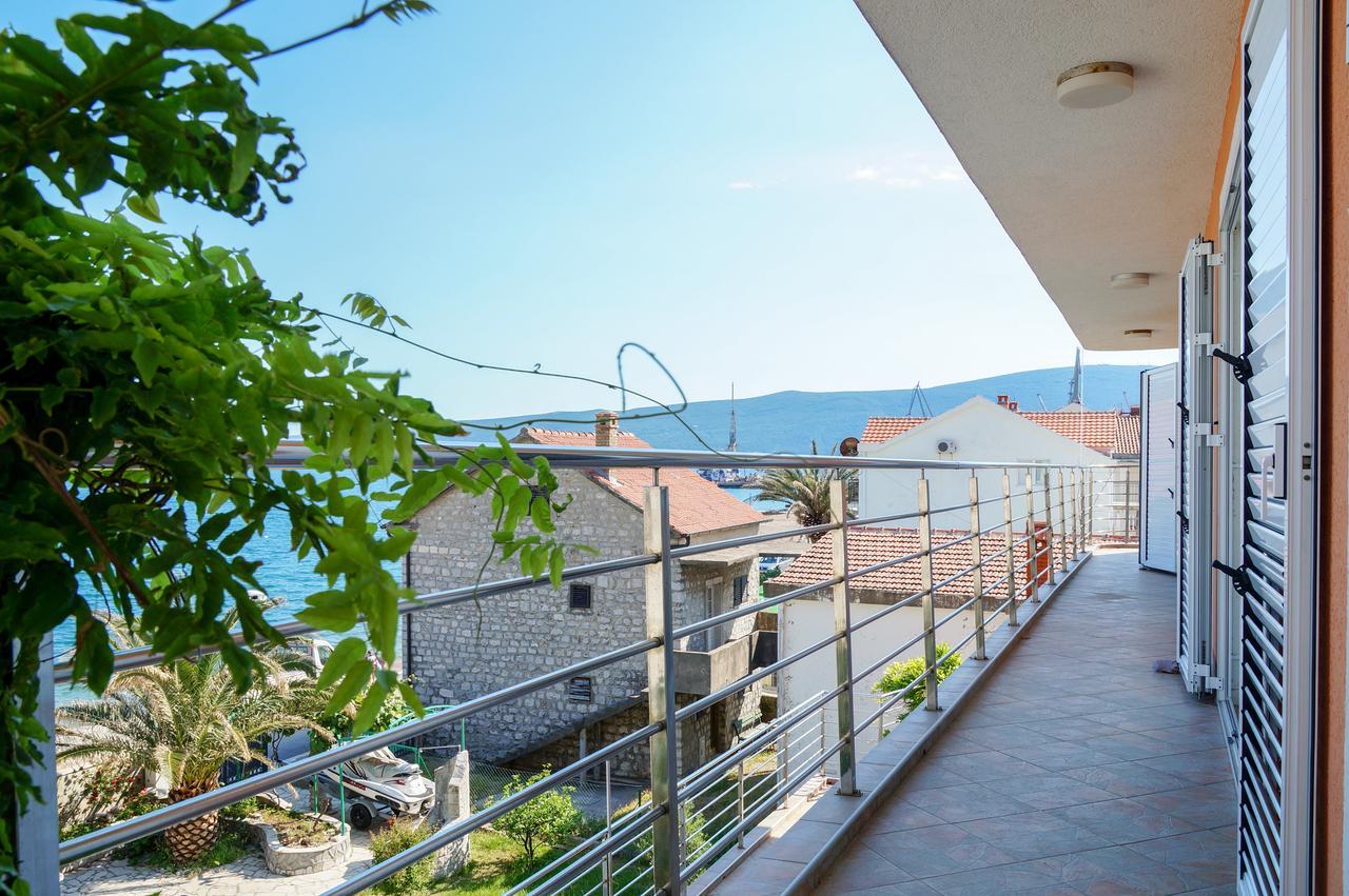 Apartments Apple Cat Montenegro Ko Бієла Екстер'єр фото