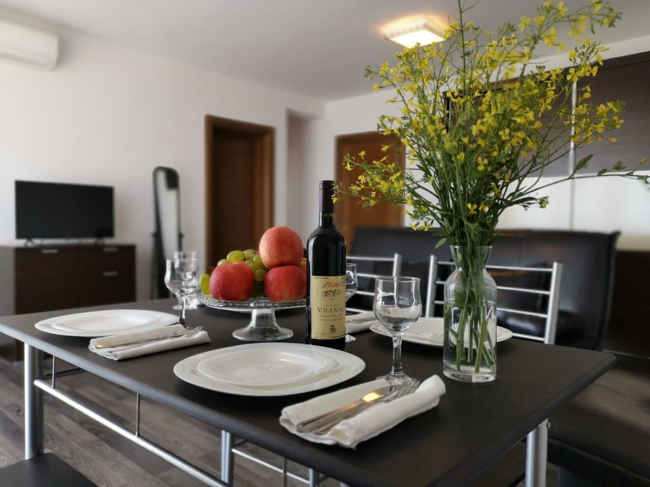 Apartments Apple Cat Montenegro Ko Бієла Екстер'єр фото