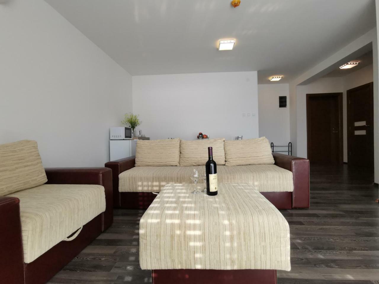 Apartments Apple Cat Montenegro Ko Бієла Екстер'єр фото